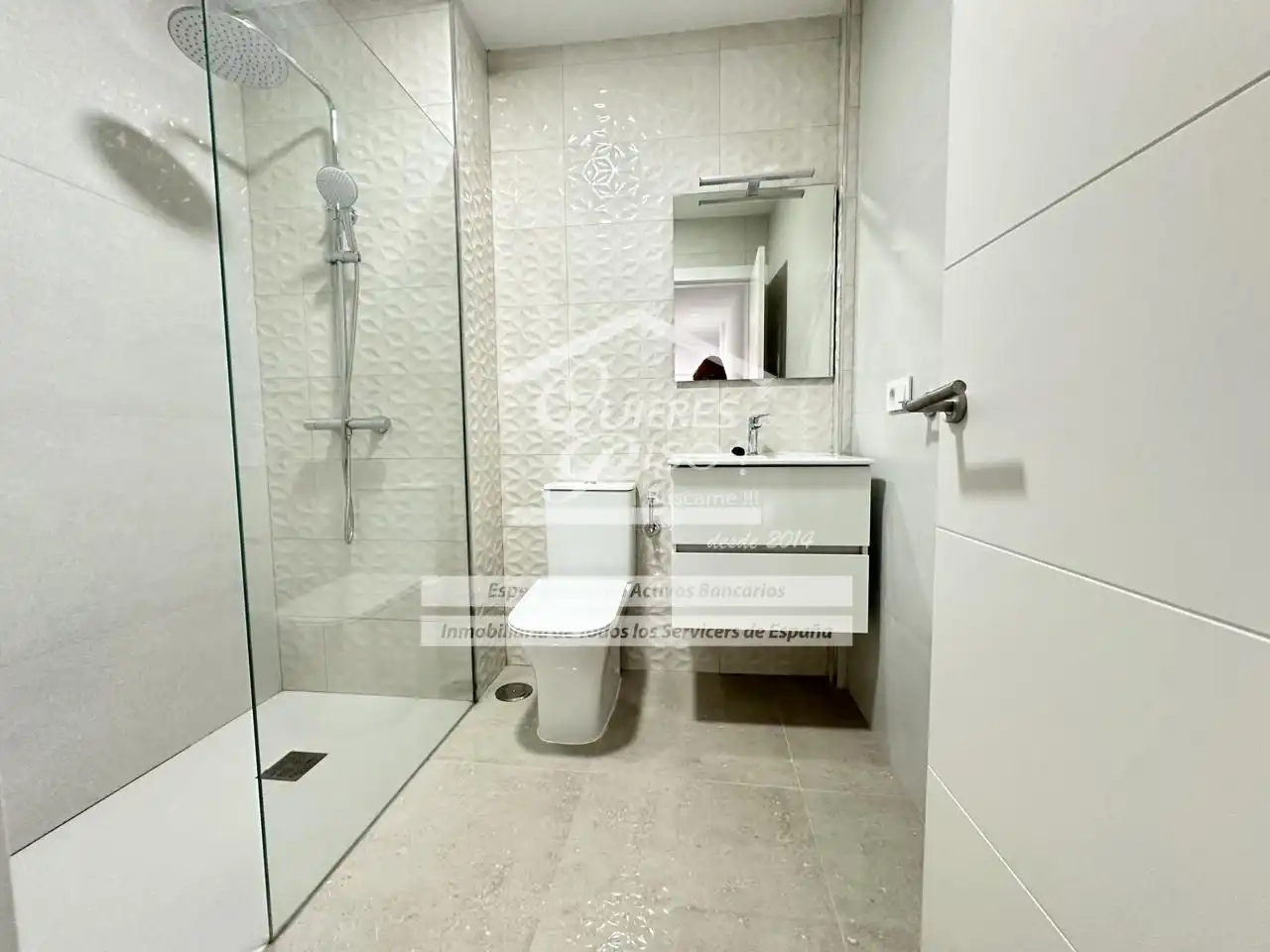 Bathroom of Flat for rent in Santa Lucía de Tirajana  with Air Conditioner