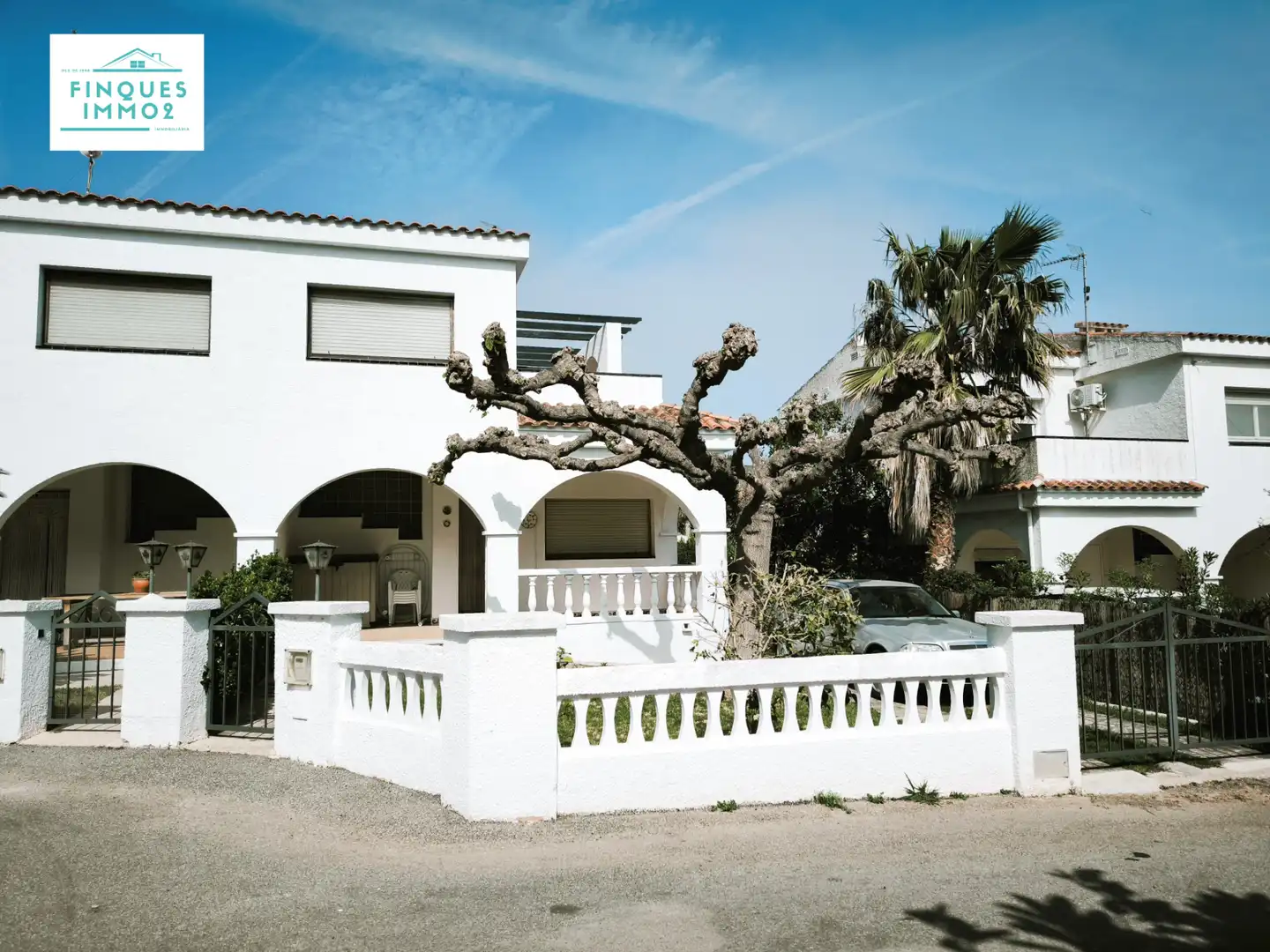 Vista exterior de Casa adosada en venda en Alcanar amb Jardí privat i Terrassa