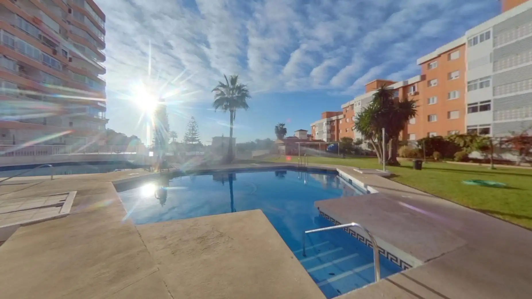 Piscina de Estudio en venta en Torremolinos con Piscina comunitaria
