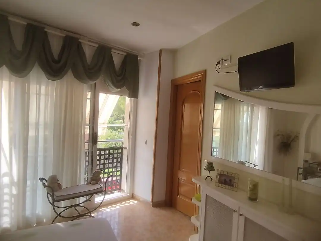 Casa aparellada amb jardí en venda a Pierineus 24, imagen 57