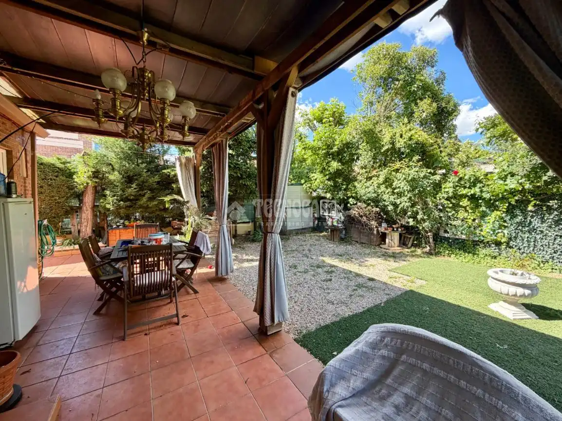 Terraza de Piso en venta en Villanueva de la Torre con Aire acondicionado y Calefacción
