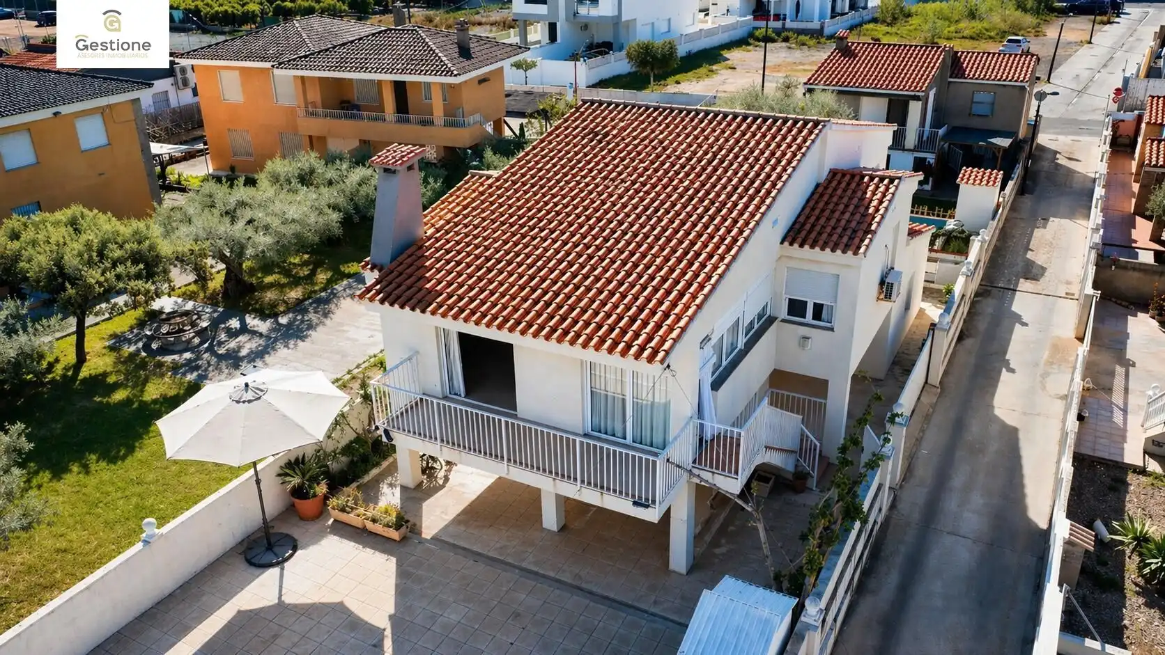 Vista exterior de Casa o xalet en venda en Almazora / Almassora amb Aire condicionat, Terrassa i Traster