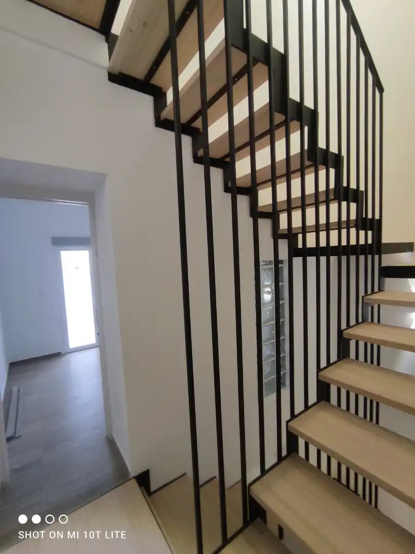 Einfamilien-Reihenhaus zum Verkauf in Elche / Elx mit Terrasse und Balkon