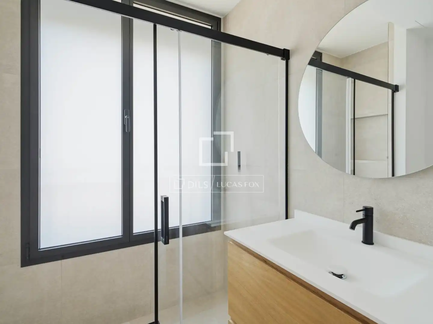 Baño de Piso en venta en  Palma de Mallorca con Aire acondicionado y Piscina