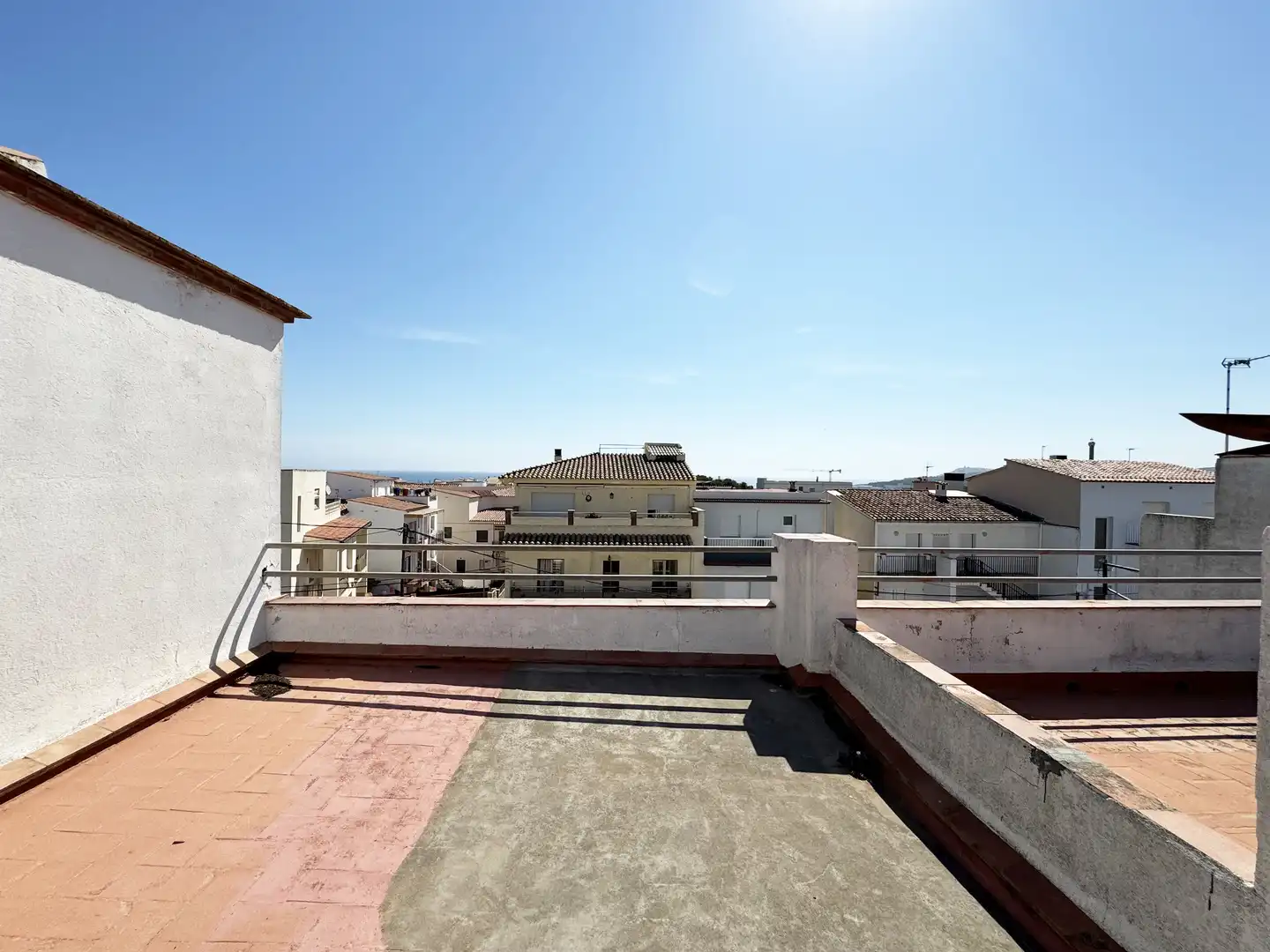 Vista exterior de Casa adosada en venta en L'Escala con Jardín privado, Terraza y Amueblado