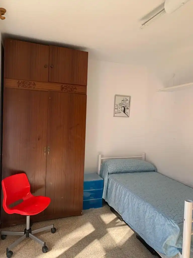 Habitación de Piso de alquiler en Córdoba con Aire acondicionado, Calefacción y Trastero