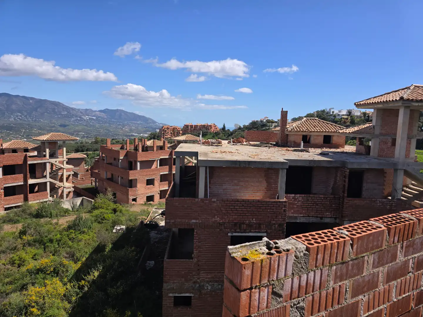 Vista exterior de Edifici en venda en Ojén amb Piscina comunitària