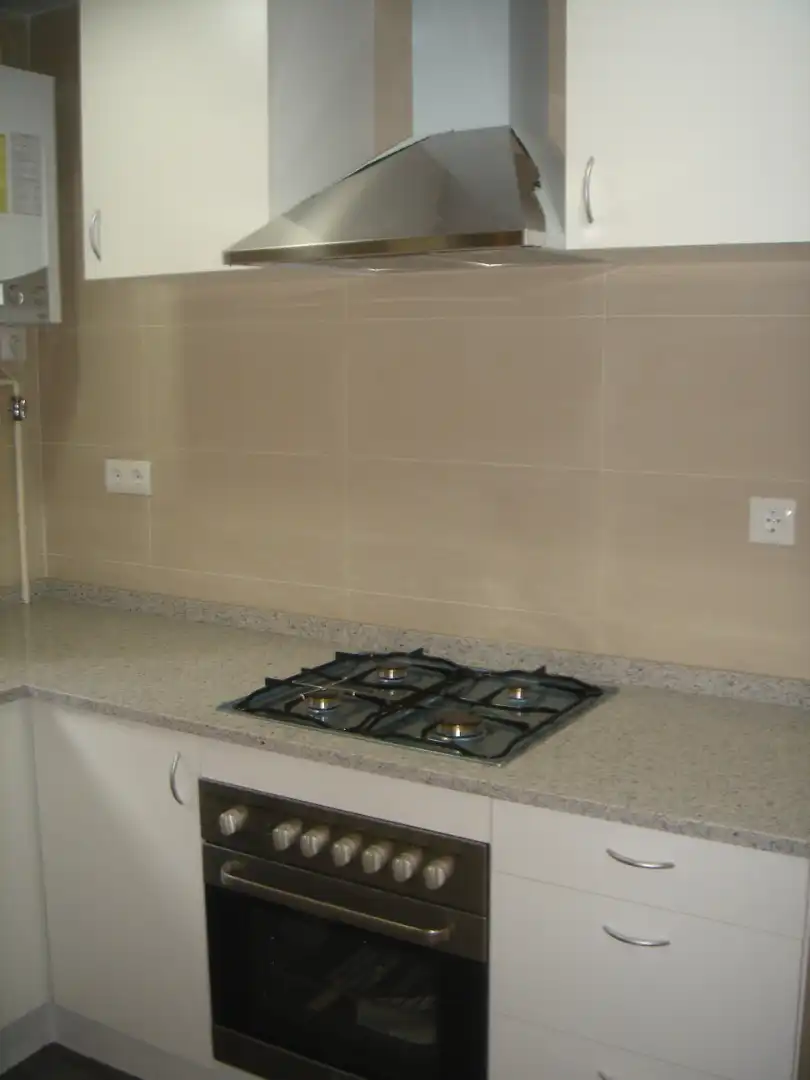 Cuina de Pis en venda en Barcelona amb Aire condicionat, Forn i Alarma