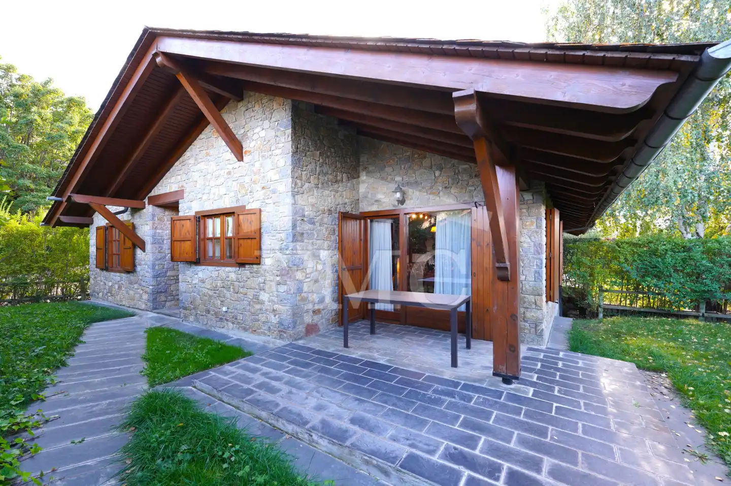 Exterior view of Houses for rent in Alp poble