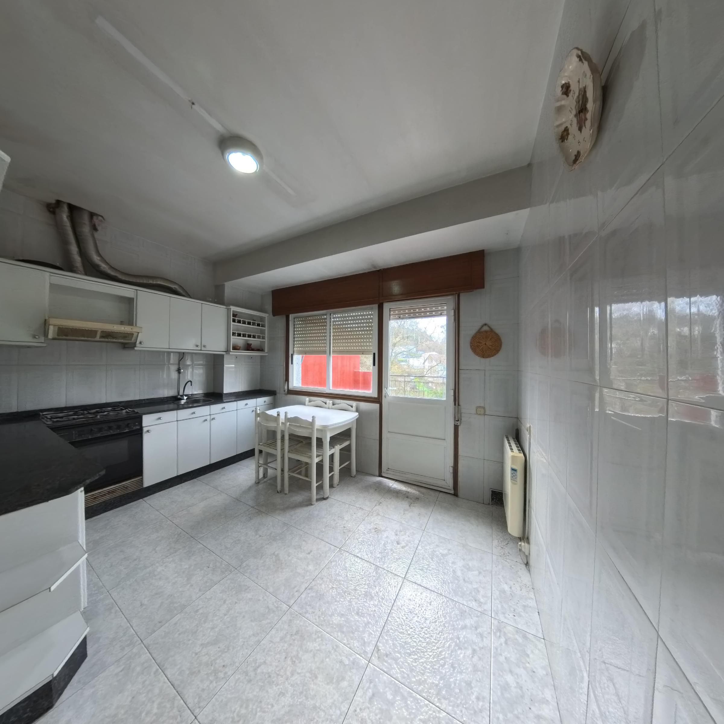 Cuina de Àtic en venda en Santiago de Compostela  amb Calefacció