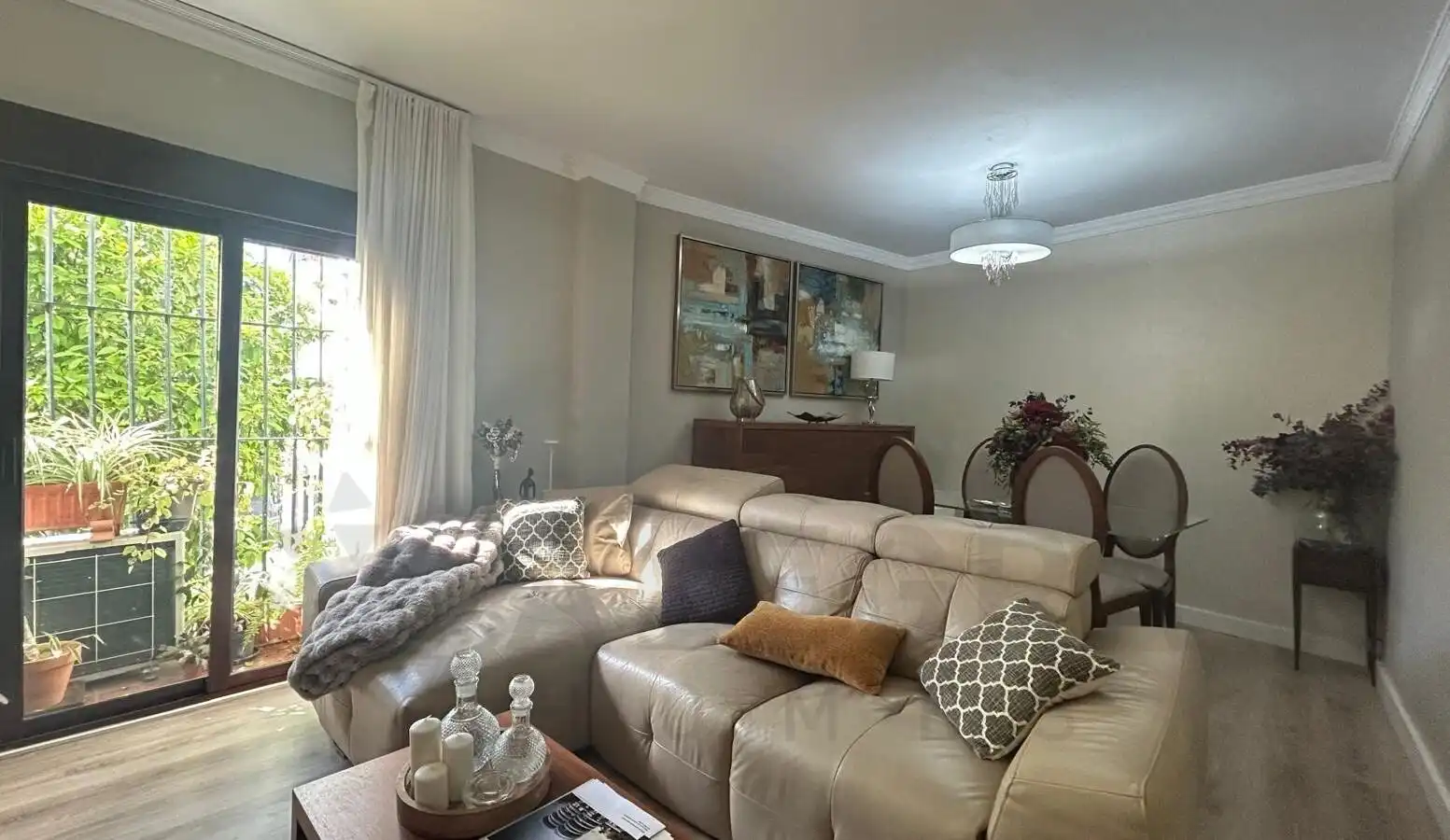 Sala d'estar de Pis en venda en Jerez de la Frontera amb Aire condicionat, Jardí privat i Traster