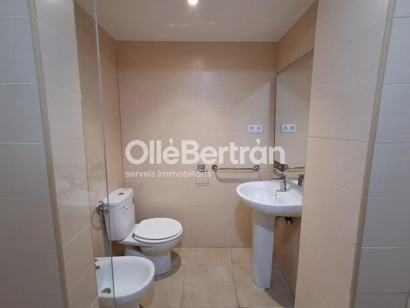 Badezimmer von Büro zur Miete in Barcelona