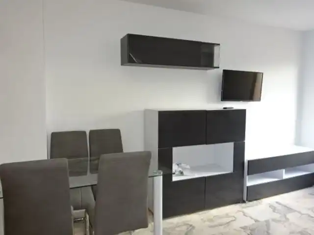 Apartament amb piscina de lloguer a Avenida Alcalde Luis Uruñuela, imagen 5
