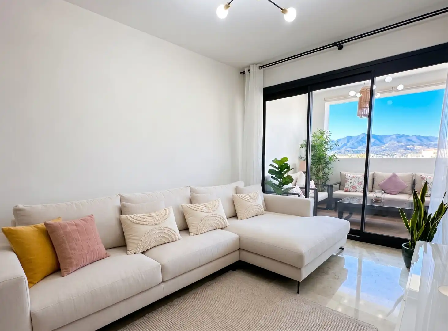 Sala de estar de Apartamento en venta en Torrequebrada