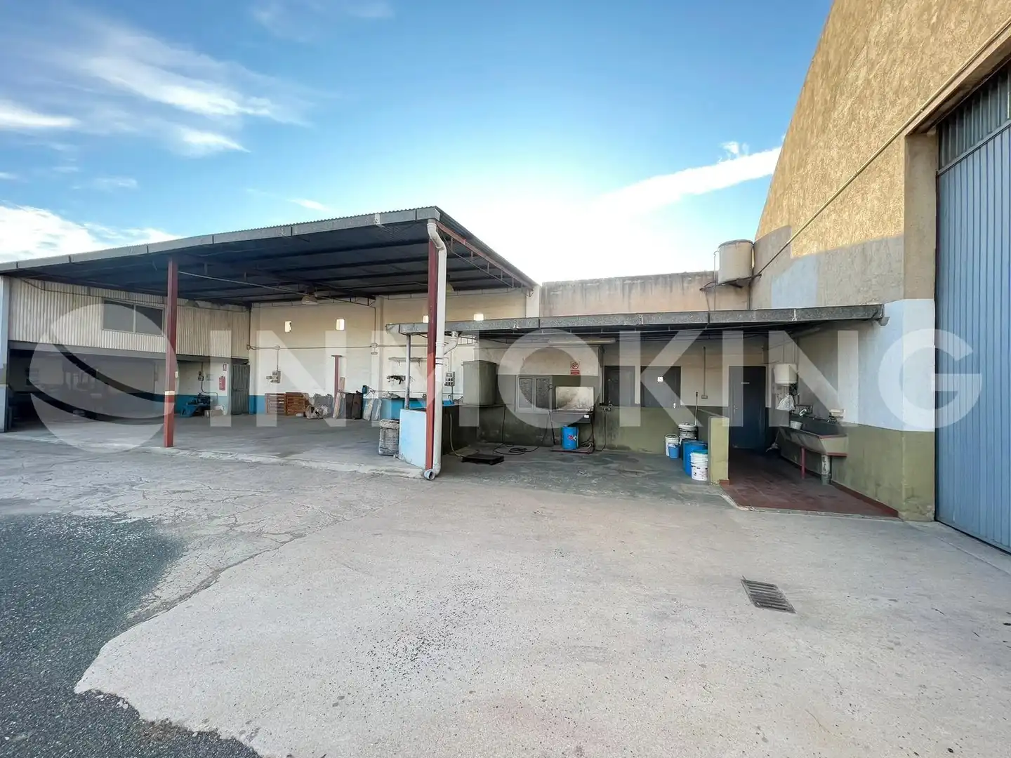 Außenansicht von Fabrikhallen zum Verkauf in Murcia