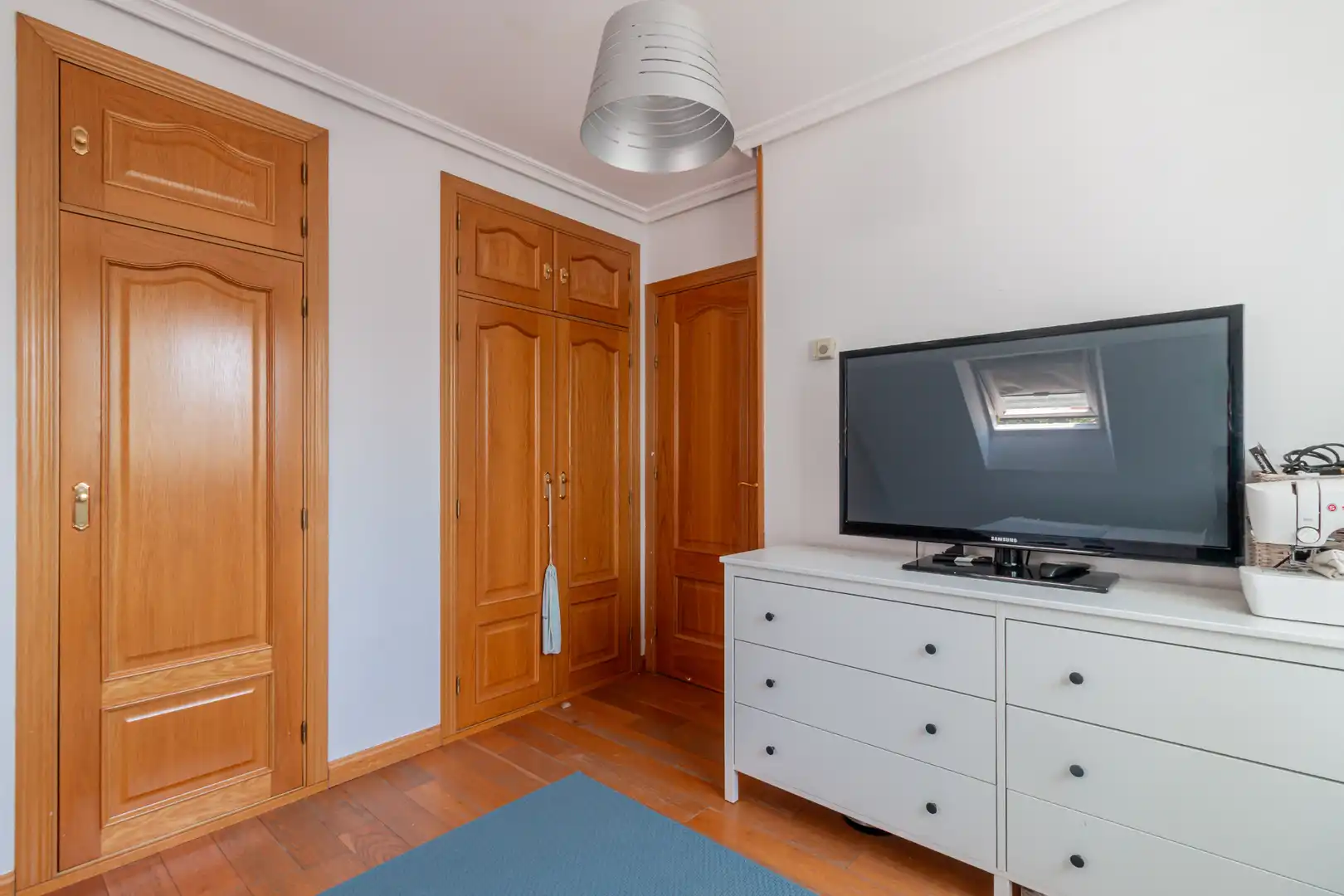 Dormitori de Casa o xalet en venda en Las Rozas de Madrid amb Calefacció, Jardí privat i Parquet