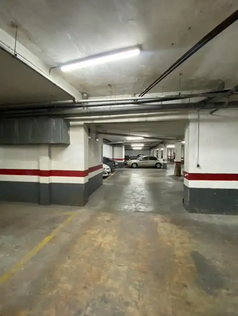Parking of Garage for rent in Zona Alta