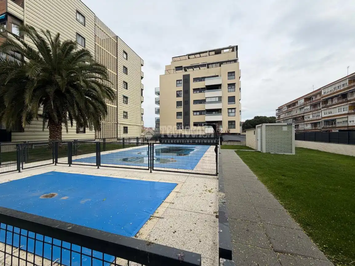 Piscina de Piso en venta en Torrejón de Ardoz con Terraza y Piscina comunitaria