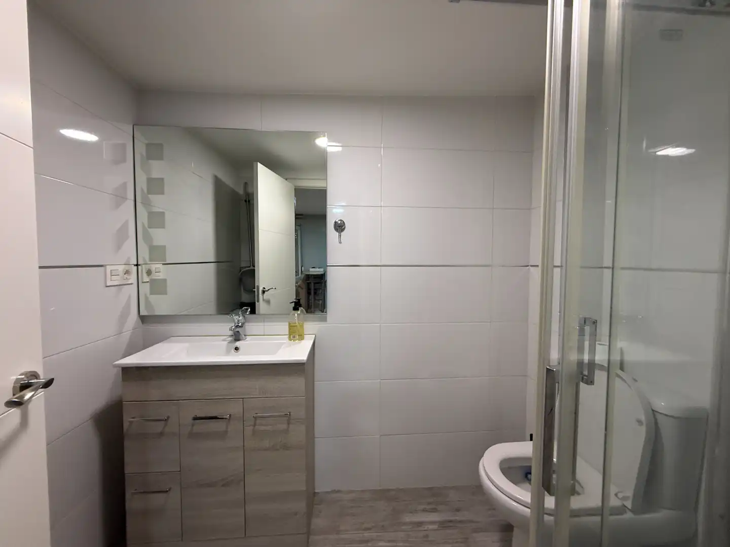Badezimmer von Wohnungen zur Miete in Carrión de los Condes mit Klimaanlage, Heizung und Parkett