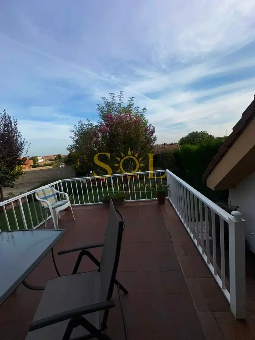 Casa pareada con terraza en venta en Calle Federico Castañón, imagen 86