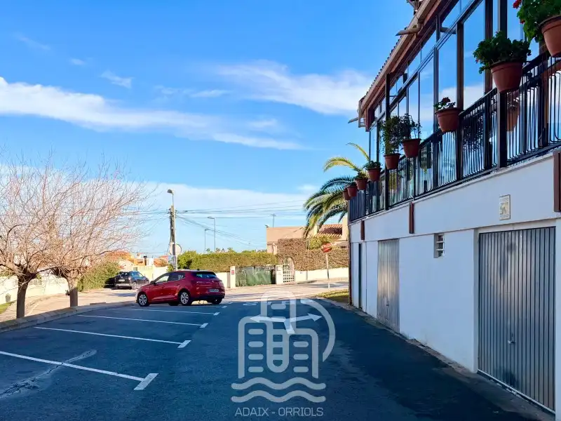 Local en traspaso en Calle la Nucia, -1, Urbanizaciones