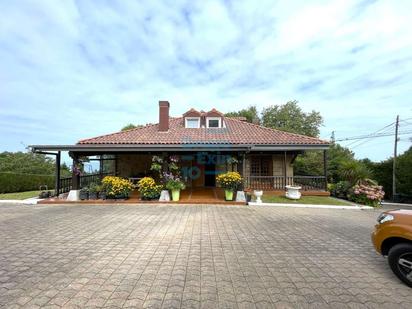 Vista exterior de Casa o xalet en venda en Donostia - San Sebastián  amb Calefacció, Jardí privat i Terrassa