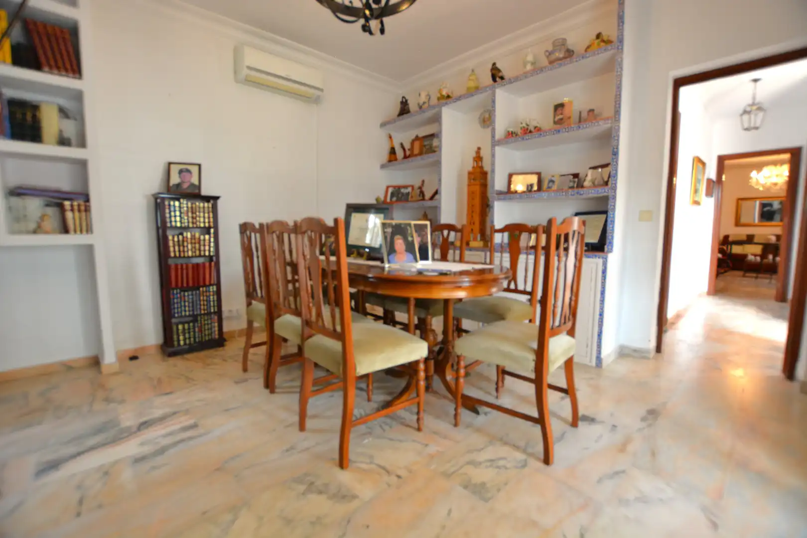 Comedor de Casa o chalet en venta en Bormujos con Aire acondicionado, Calefacción y Jardín privado