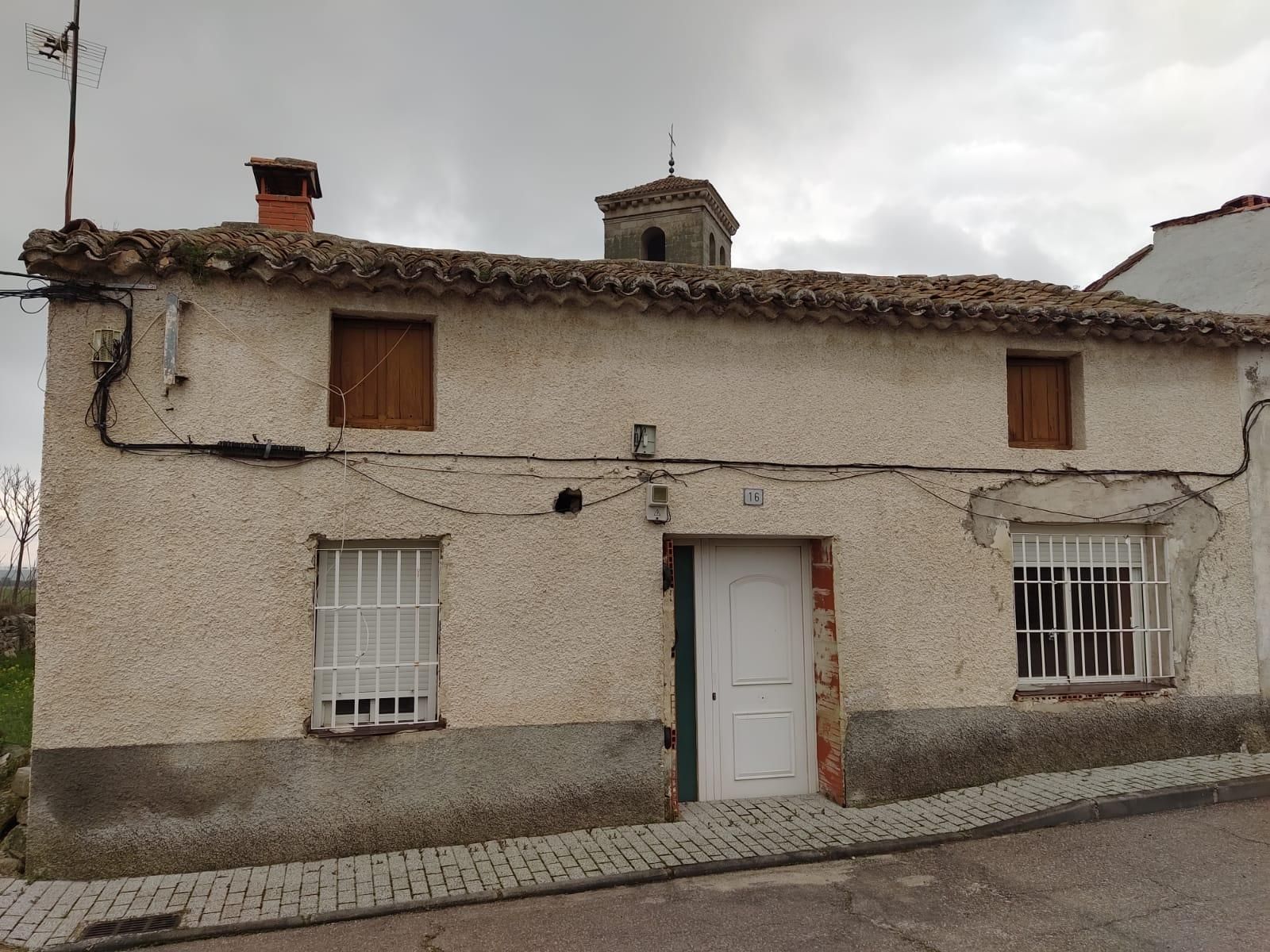 Vista exterior de Casa adosada en venda en Paredes de Escalona