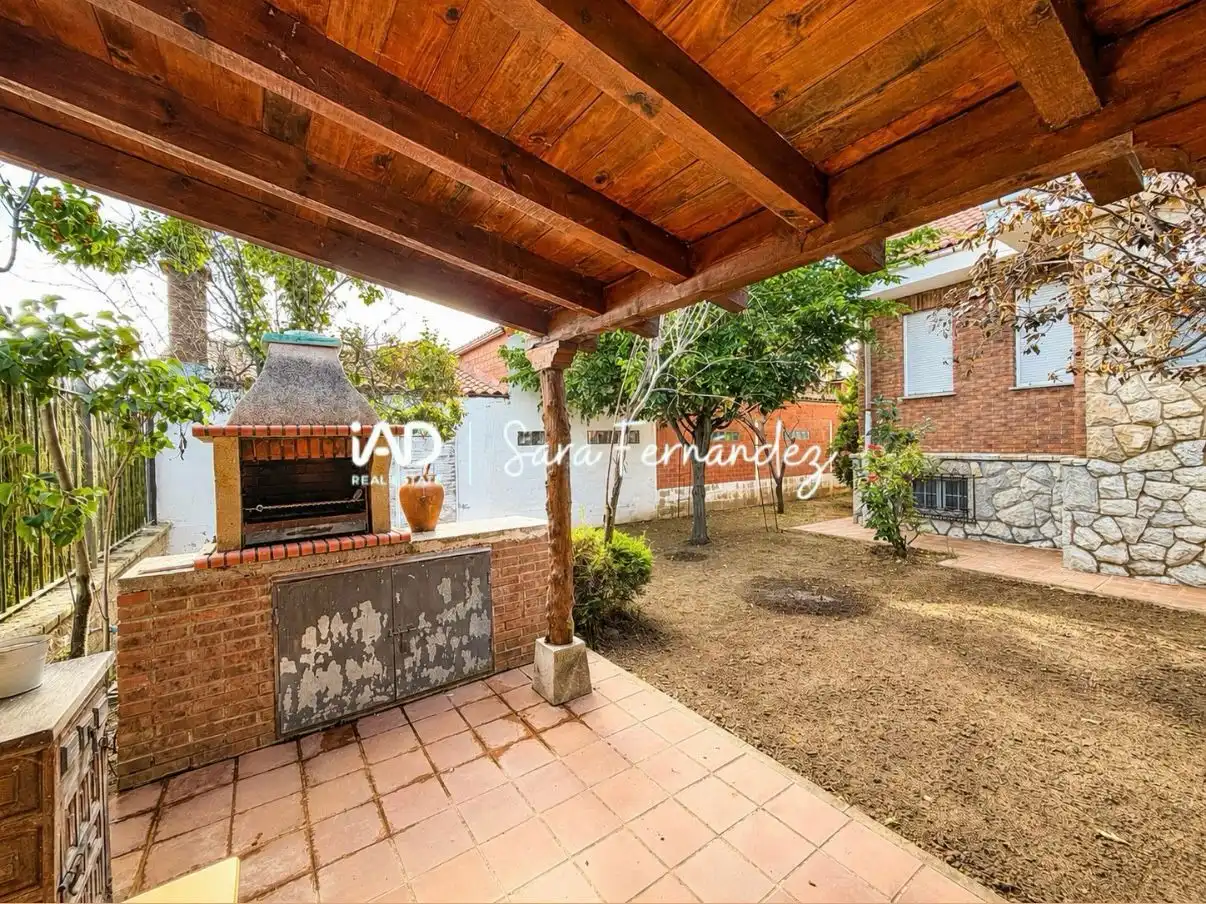 Jardí de Casa o xalet en venda en Sariegos amb Calefacció