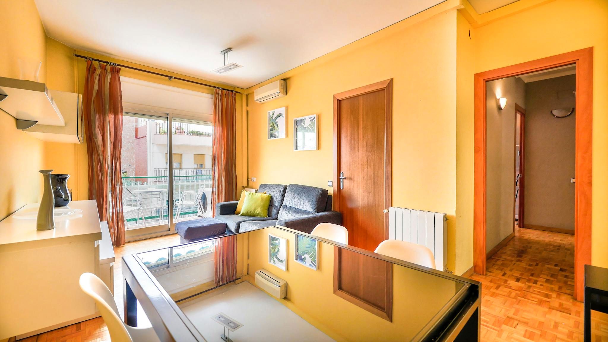 Bedroom of Flat to rent in  Barcelona Capital  with Air Conditioner, Heating and Washing machine