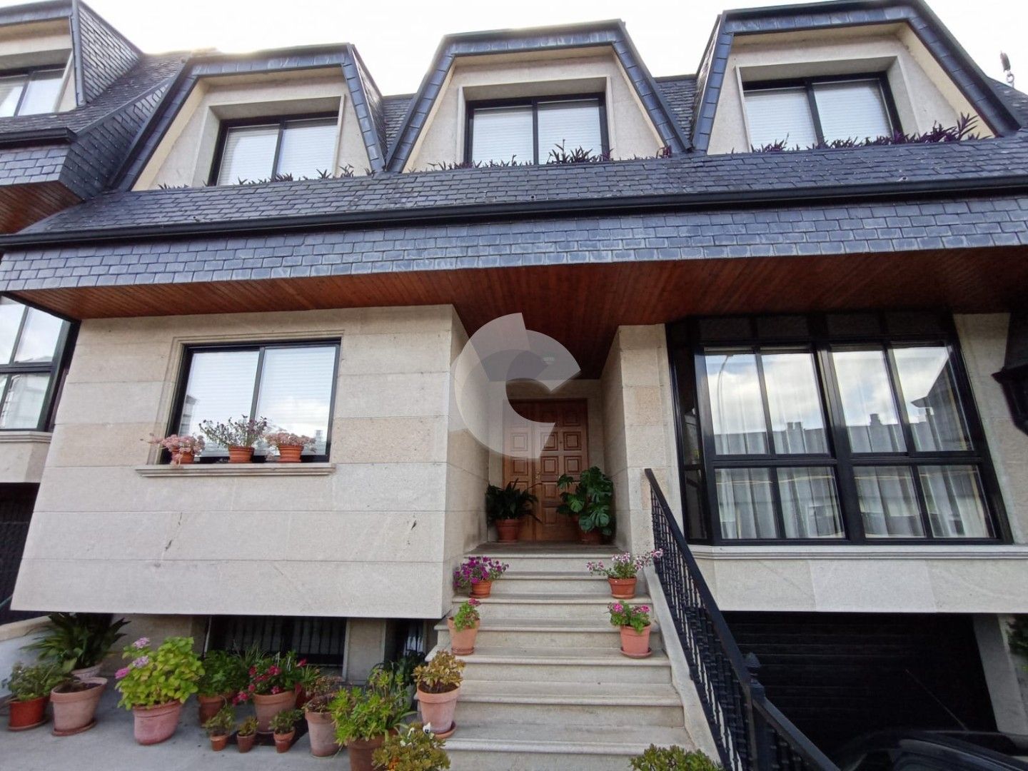 Exterior view of Single-family semi-detached for sale in Ourense Capital   with Private garden