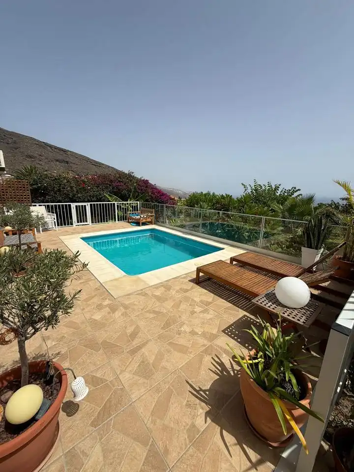 House with pool for sale in Camino la Medida, imagen 5