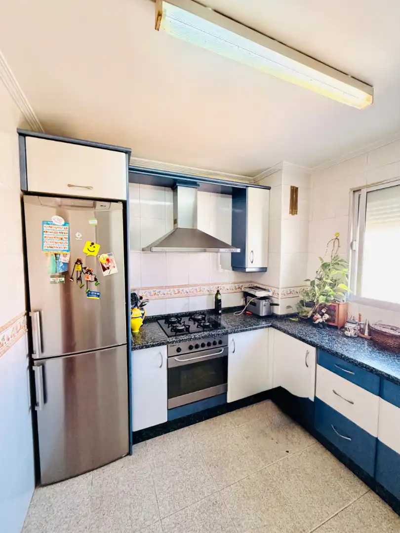 Kitchen of Flat for sale in Sevilla  with Air Conditioner and Terrace