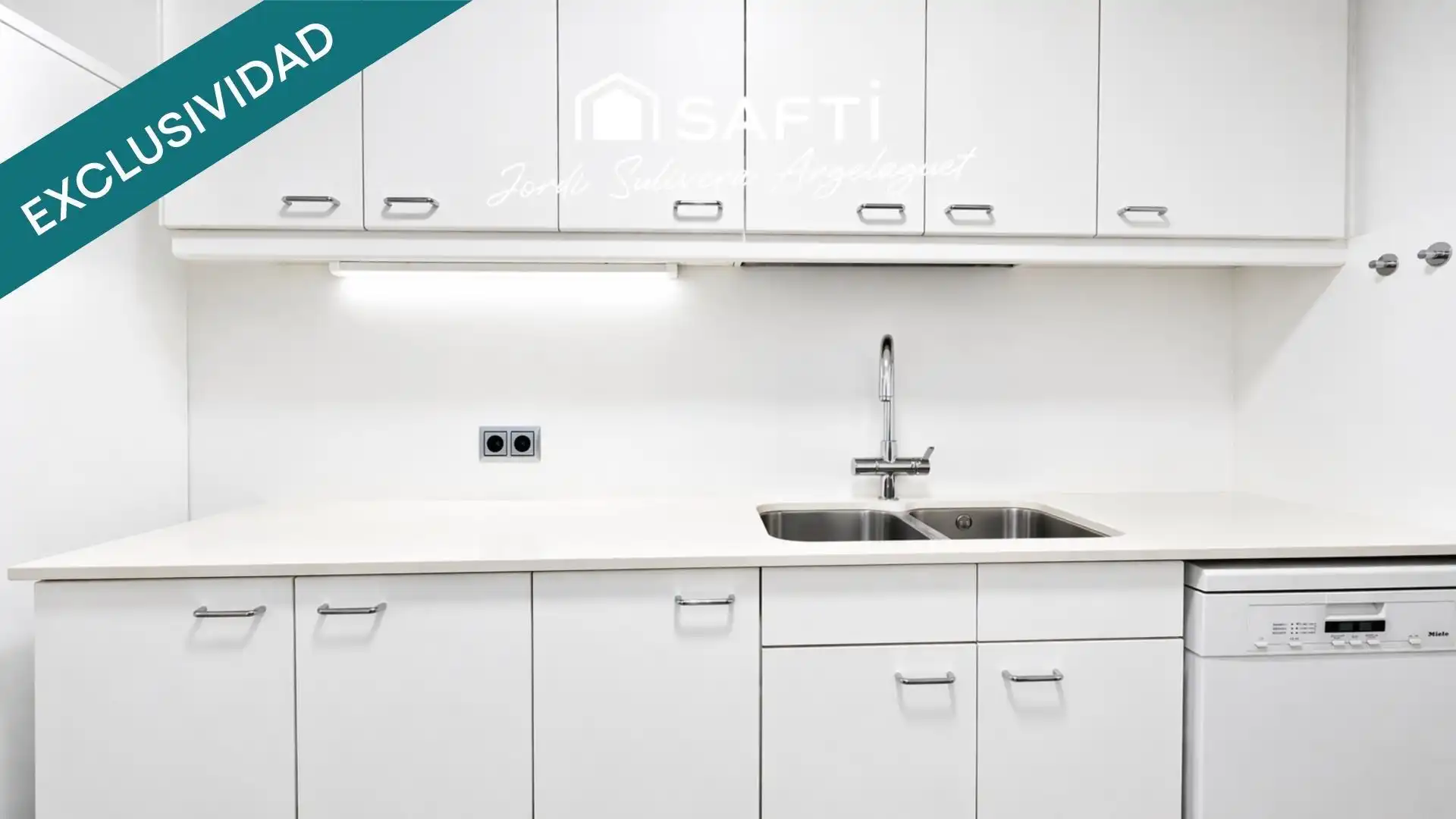 Kitchen of Flat for sale in Girona  with Air Conditioner, Heating and Terrace