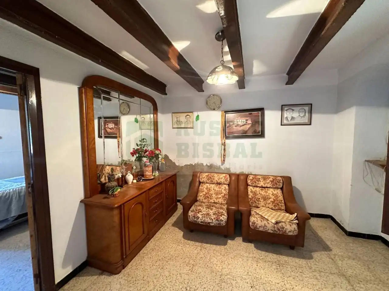 Sala d'estar de Finca rústica en venda en Sant Jordi Desvalls amb Calefacció, Jardí privat i Terrassa