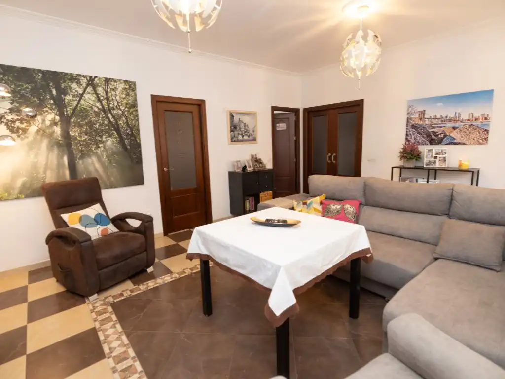 Sala d'estar de Casa o xalet en venda en La Rinconada