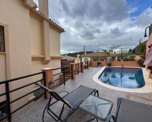 Piscina de Casa adosada en venda en Fuengirola amb Aire condicionat, Terrassa i Traster