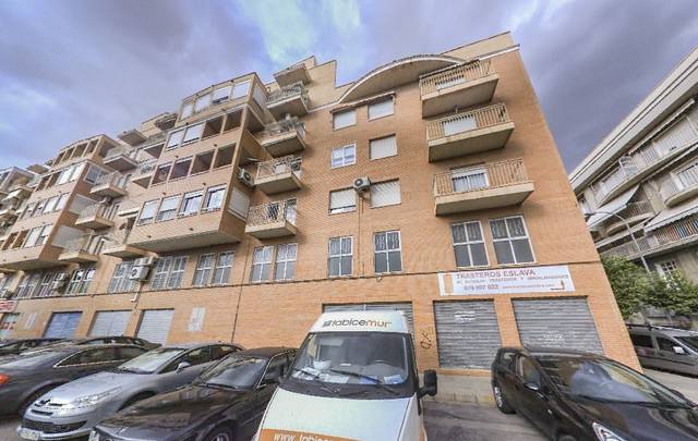 Piso en Venta en C/ Hilarión Eslava en Sector V