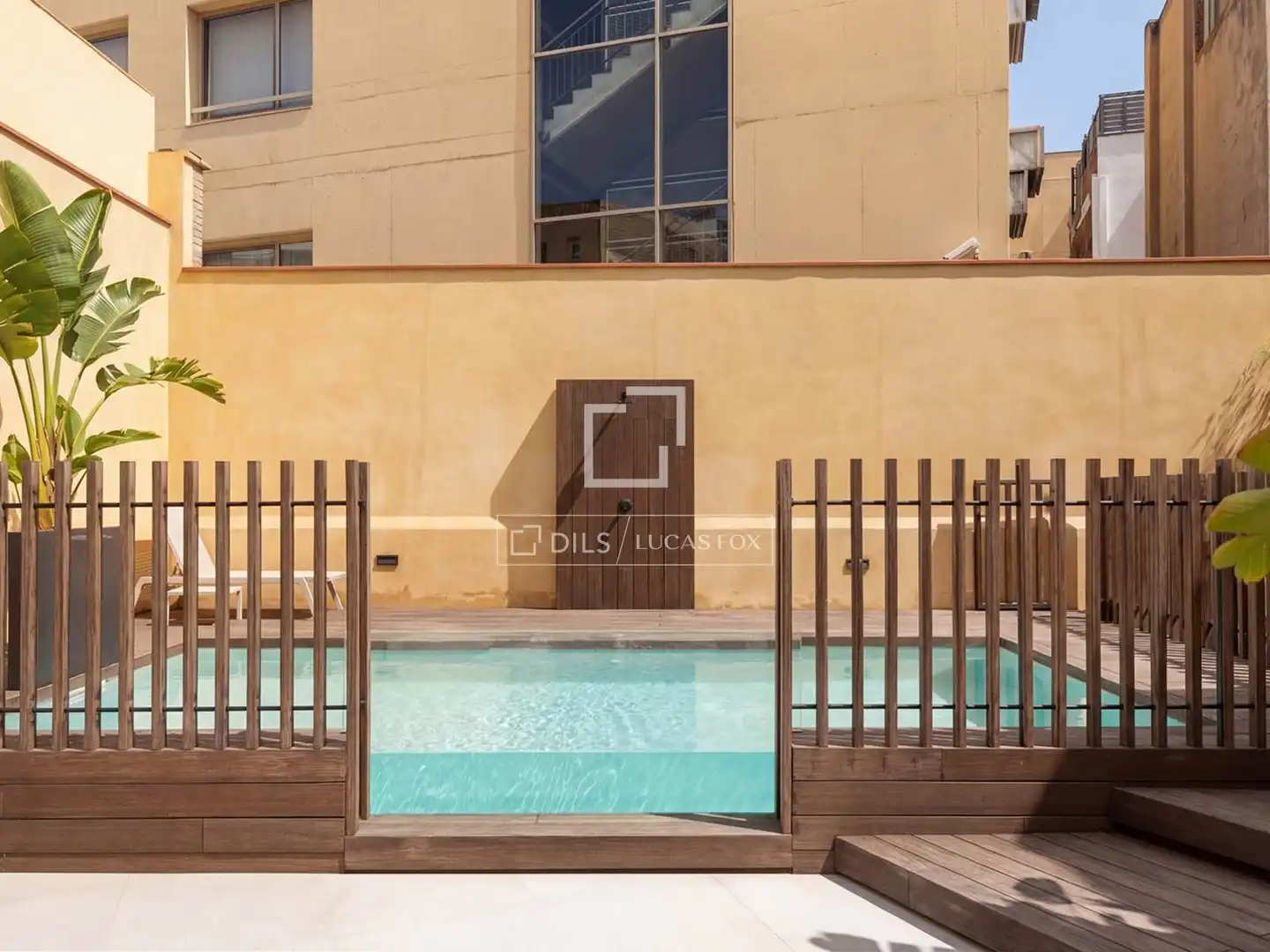 Piscina de Piso en venta en Barcelona con Aire acondicionado, Terraza y Piscina