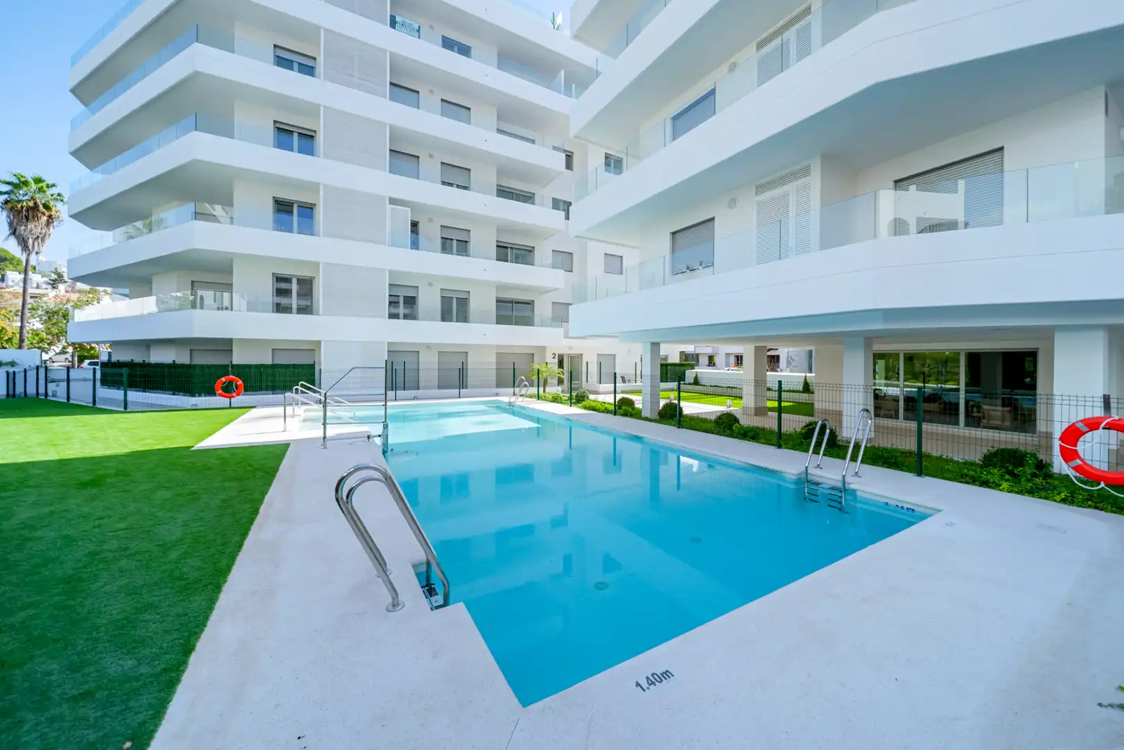 Piscina de Piso en venta en Marbella con Calefacción, Terraza y Trastero