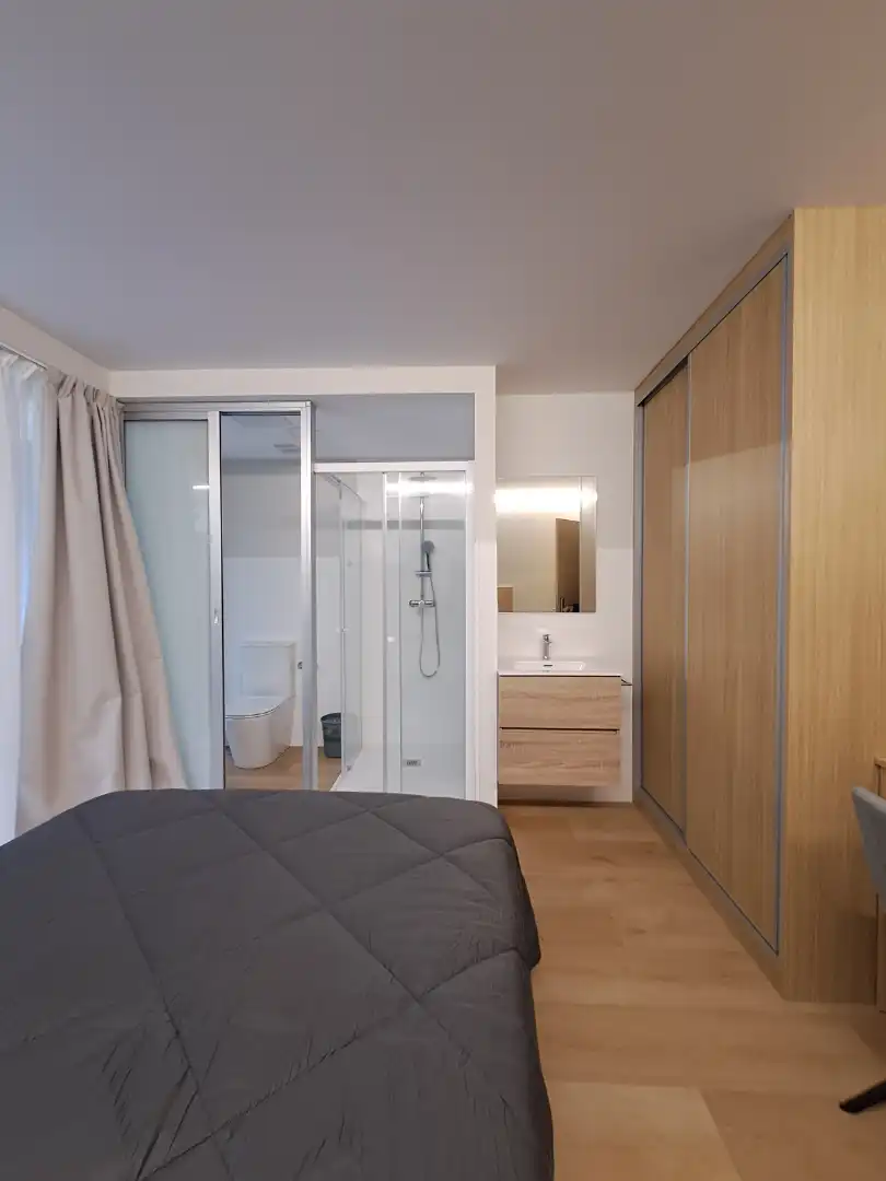 Bany de Apartament de lloguer en A Coruña Capital  amb Moblat