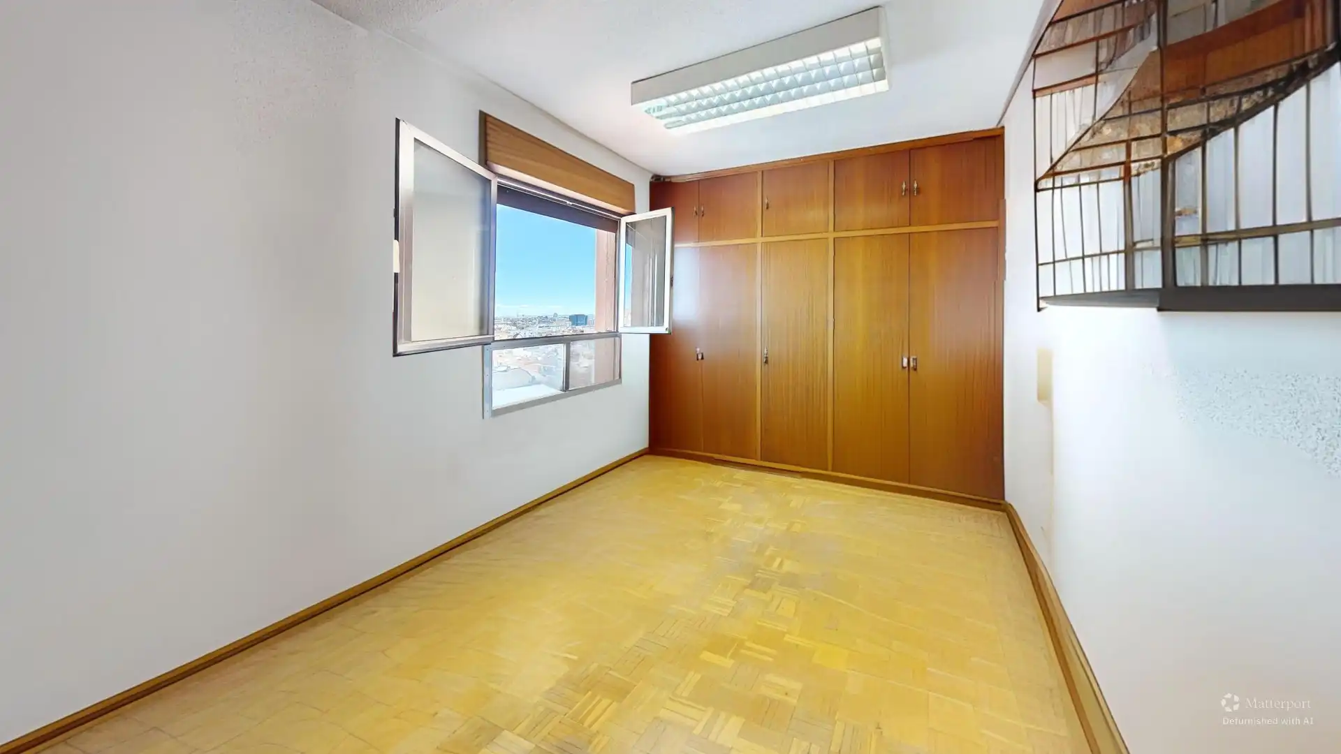 Flat for sale in Madrid  with Air Conditioner, Heating and Balcony