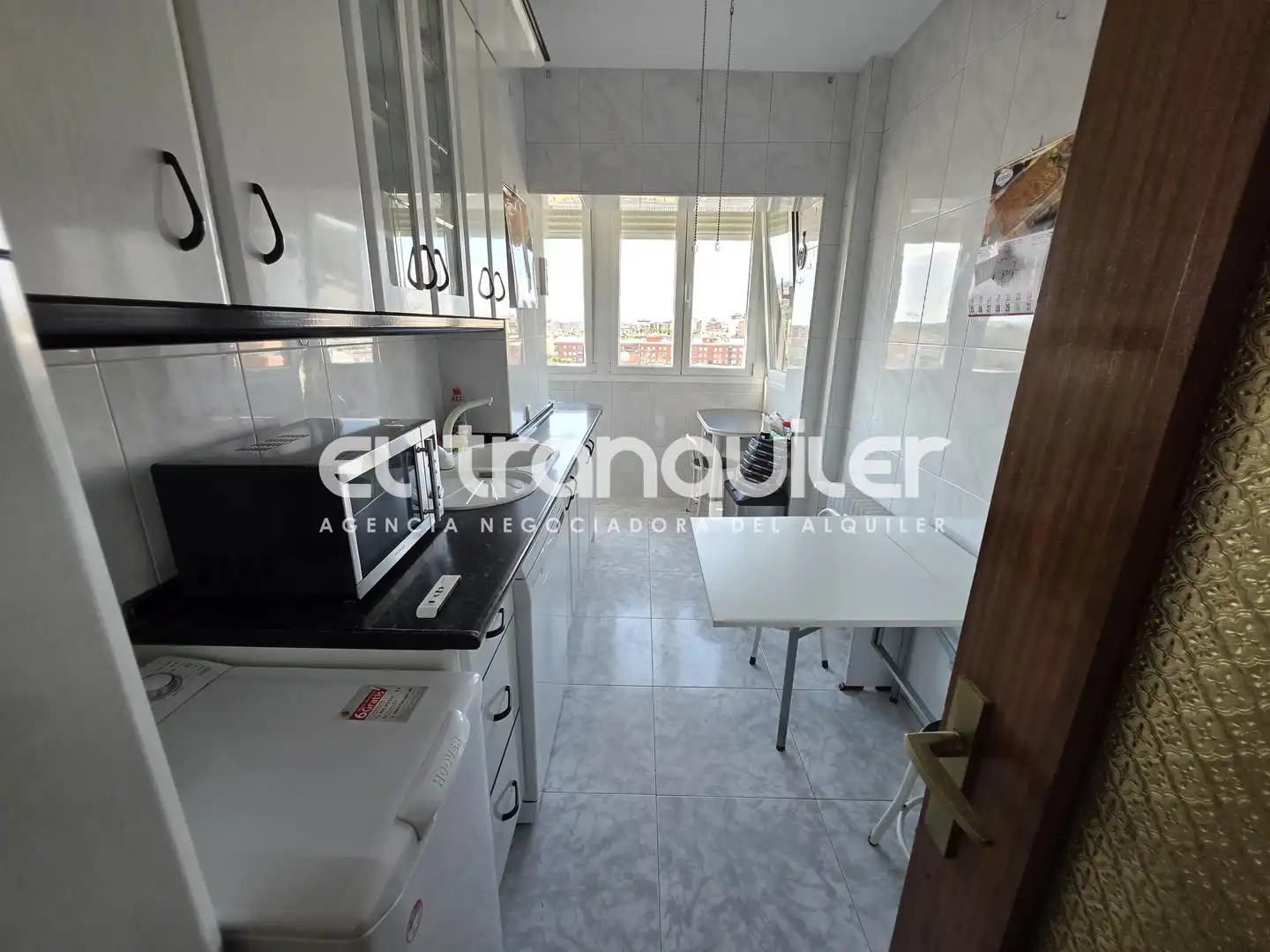 Kitchen of Flat for rent in Madrid  with Air Conditioner, Parquet flooring and Terrace