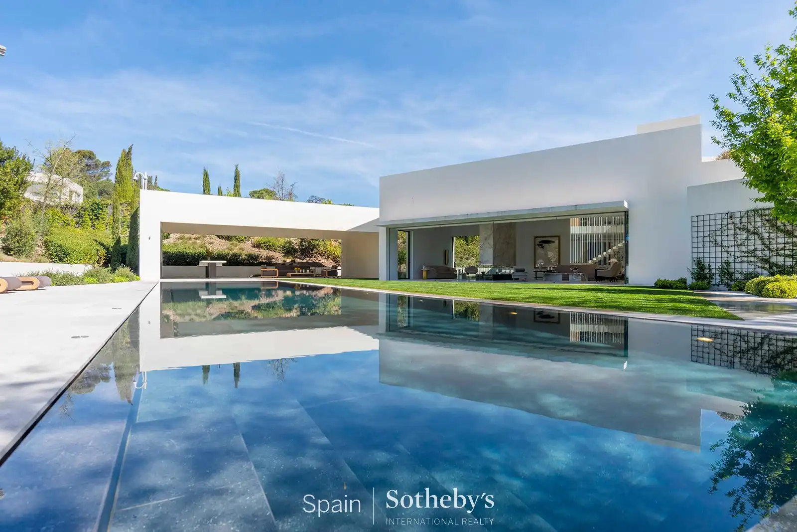 Casa con piscina en venta en Somosaguas