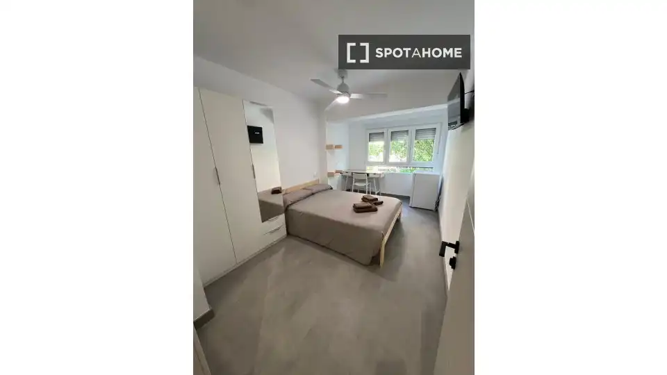 Habitación de Piso de alquiler en Alicante / Alacant con Aire acondicionado, Calefacción y Amueblado