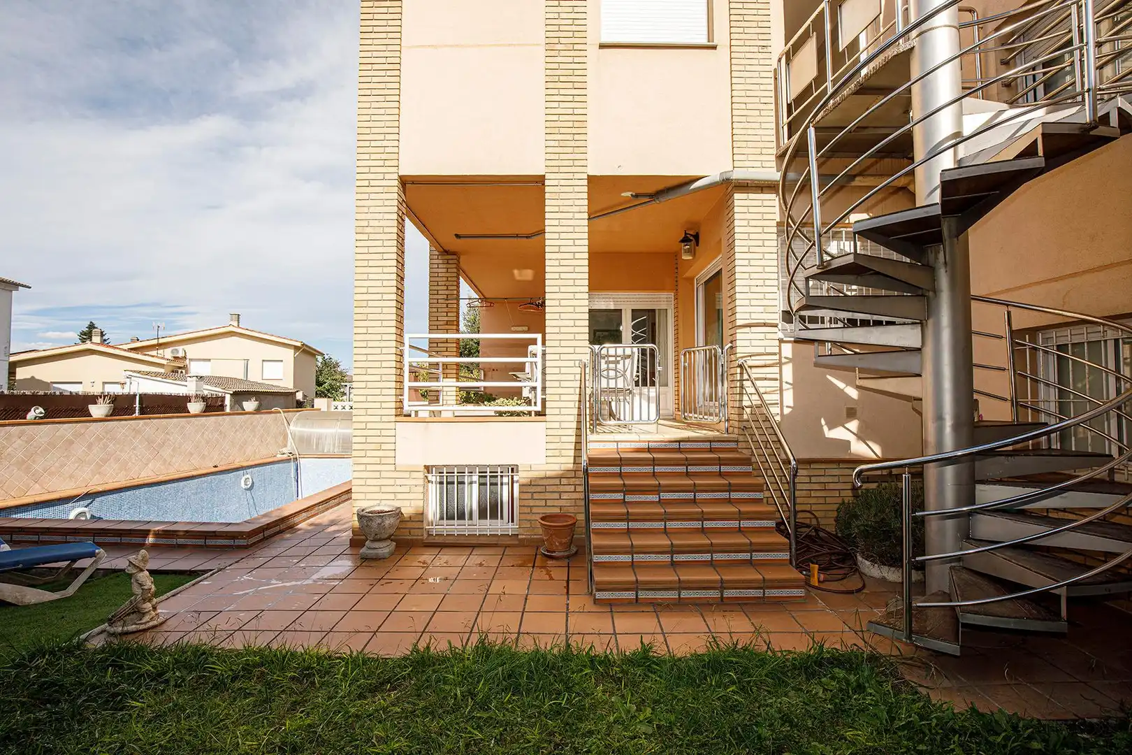 Vista exterior de Casa o chalet en venta en Quart con Aire acondicionado, Jardín privado y Terraza