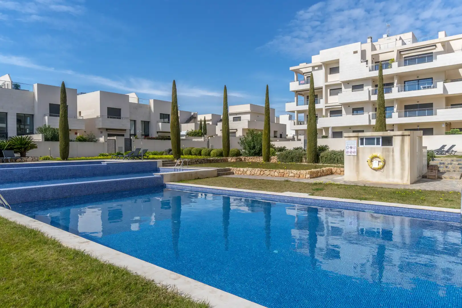 Piscina de Planta baixa en venda en Orihuela amb Aire condicionat, Jardí privat i Terrassa