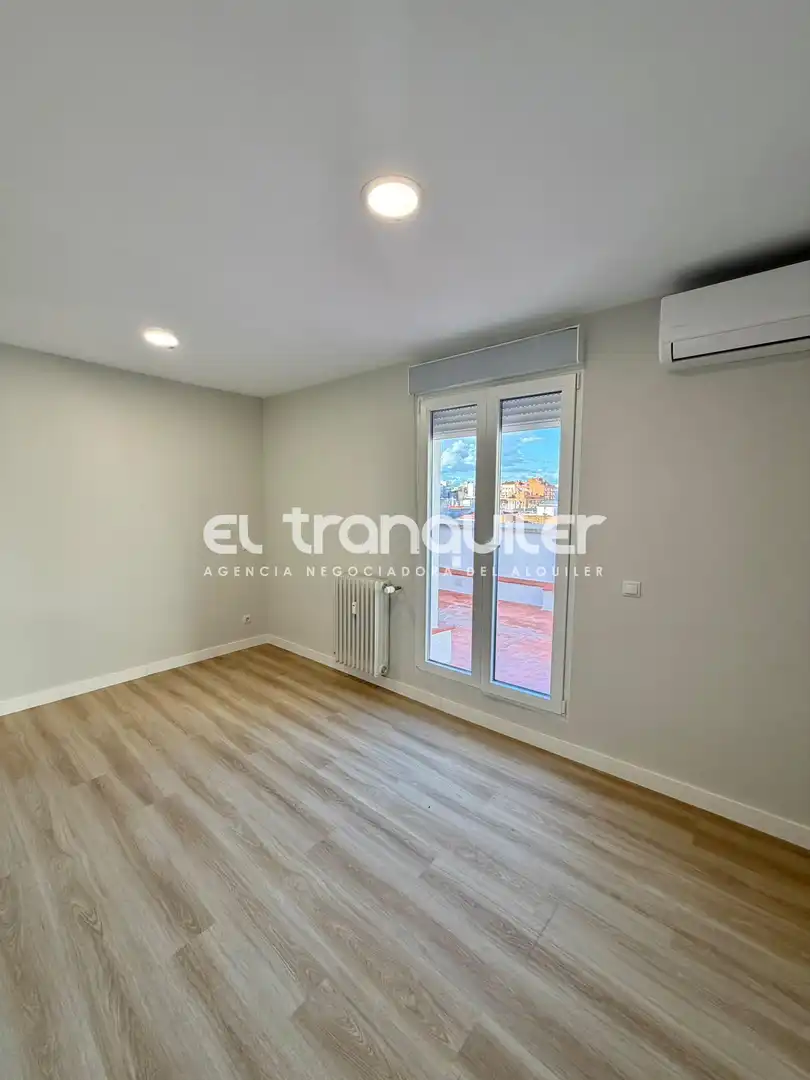 Schlafzimmer von Dachboden zur Miete in Tetuán
