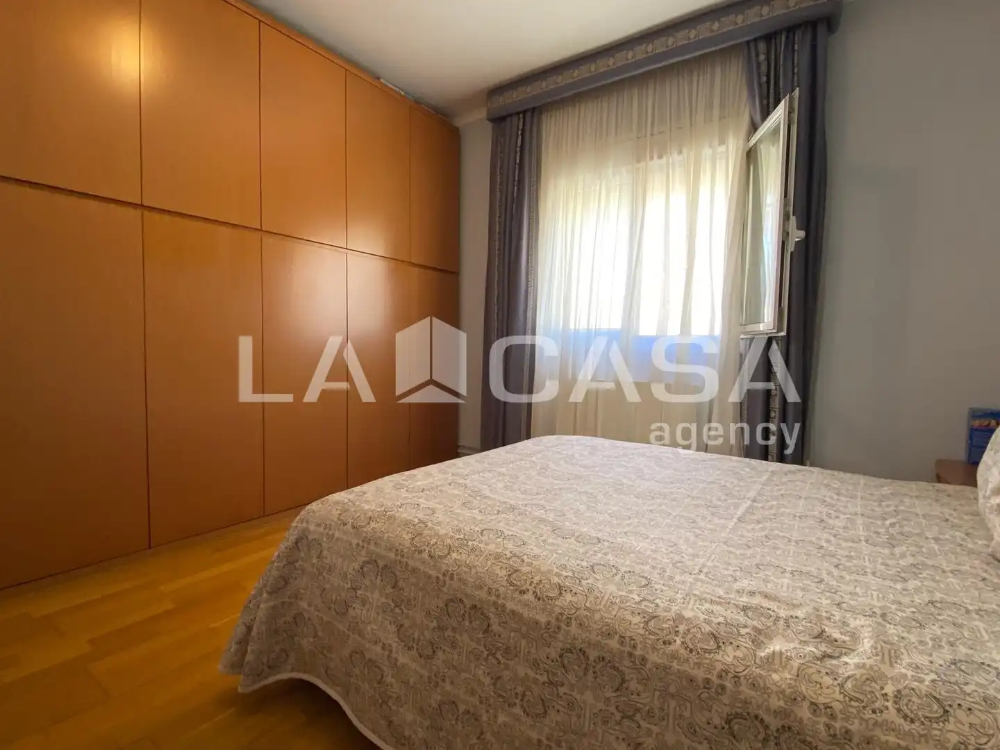 Habitación de Ático en venta en Santa Coloma de Gramenet con Calefacción y Terraza