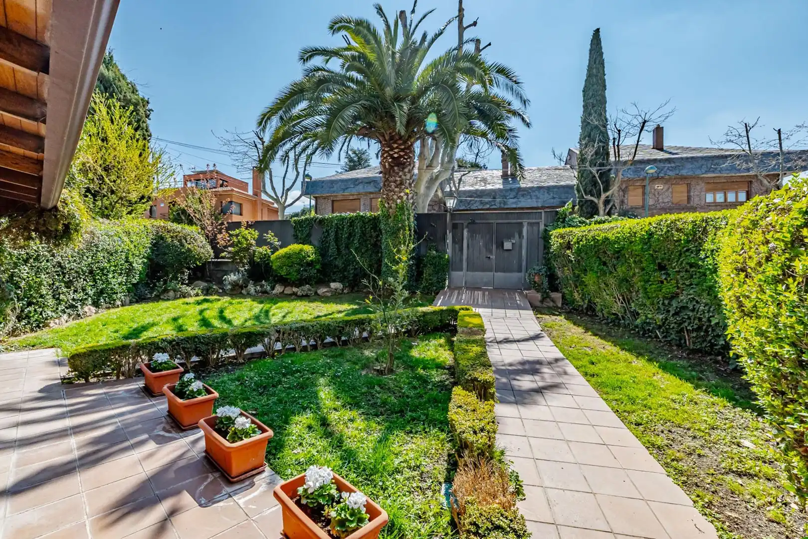 Jardí de Casa adosada en venda en Pozuelo de Alarcón amb Aire condicionat, Calefacció i Jardí privat